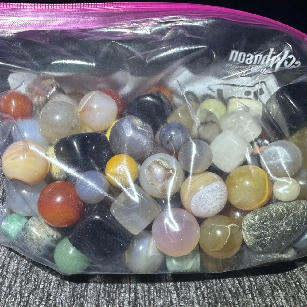 Crystals & Stones - Picture 7 of 7
